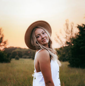Meet your Posher, Emma